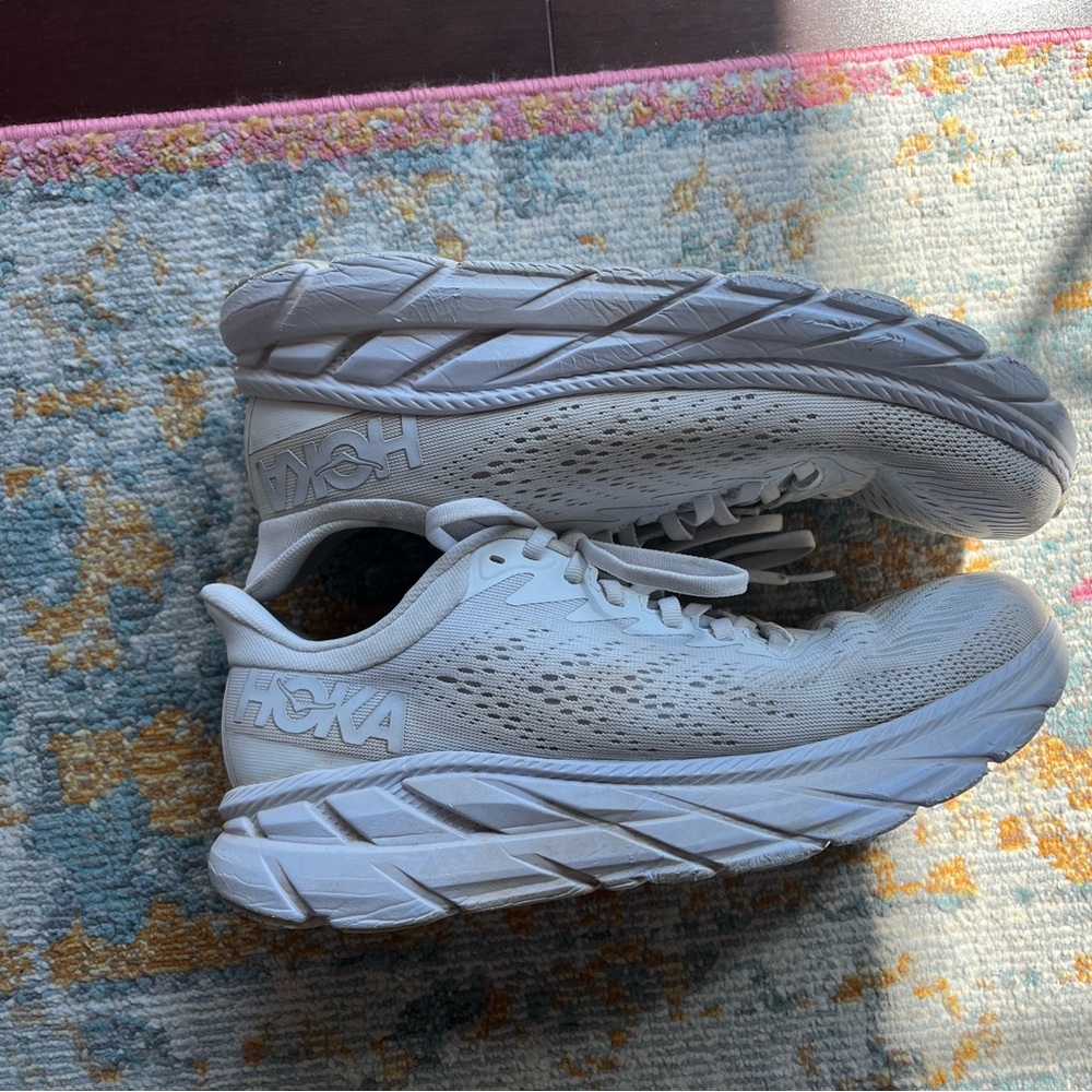 White HOKA Clifton 7!
